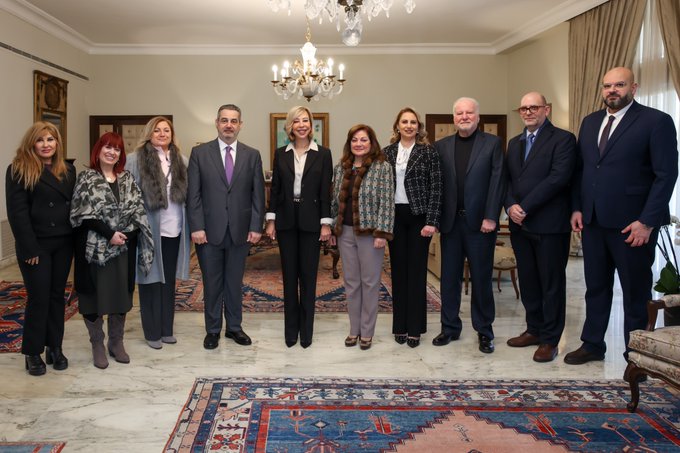 وفد من #مؤسسة_مخزومي برئاسة السيدة مي مخزومي زار اللبنانية الأولى