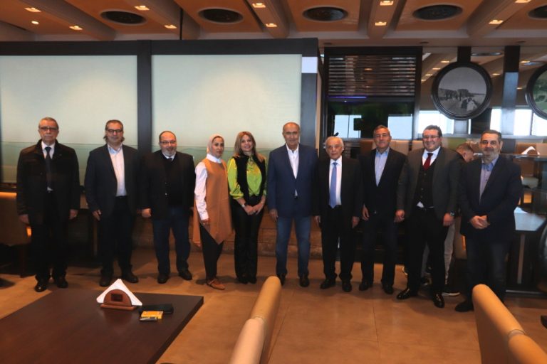 ملتقى بيروت” أقام فطوراً صباحياً لأعضاء الهيئة العامة للملتقى مخزومي: على الرئيس سلام إيلاء العاصمة الحيّز الواجب من الاهتمام زيدان: نطالب الرئيس سلام بتأليف حكومة متجانسة يرضى عنها اللبنانيون