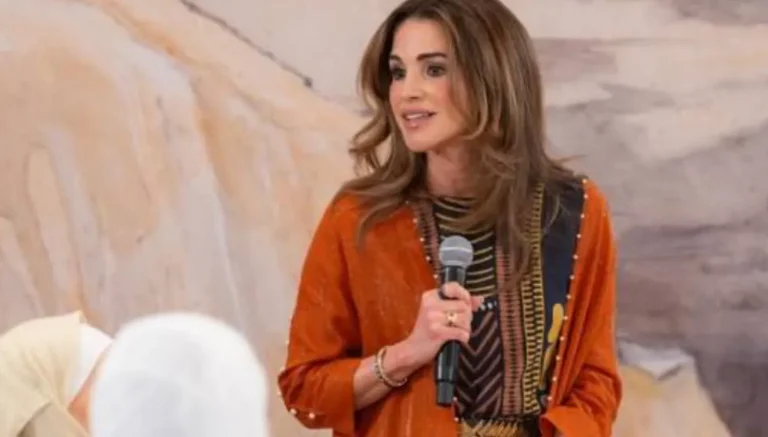 الملكة رانيا خلال إفطار للشباب: قيمنا الإنسانية رأس مالنا