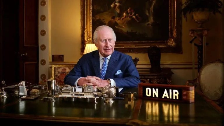 الملك تشارلز يشارك قائمة أغاني شخصية لبرنامج موسيقي جديد