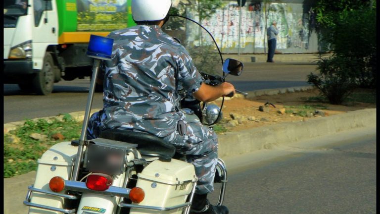 فعلاً، أنت ابن دولة، ولكن هذا موكب… أين احترام القانون؟