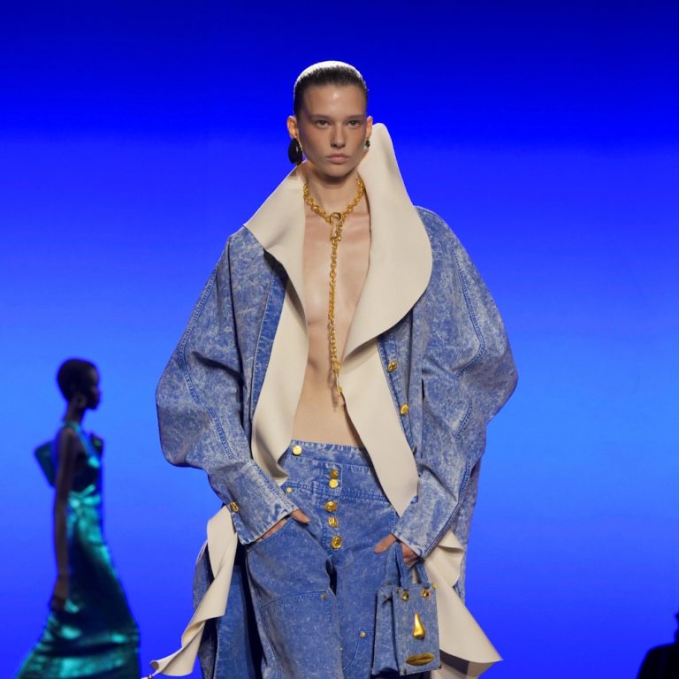 الدنيم صيحة مستمرة معنا بتصاميم مميّزة وتنسيقات ربيعية لافتة!