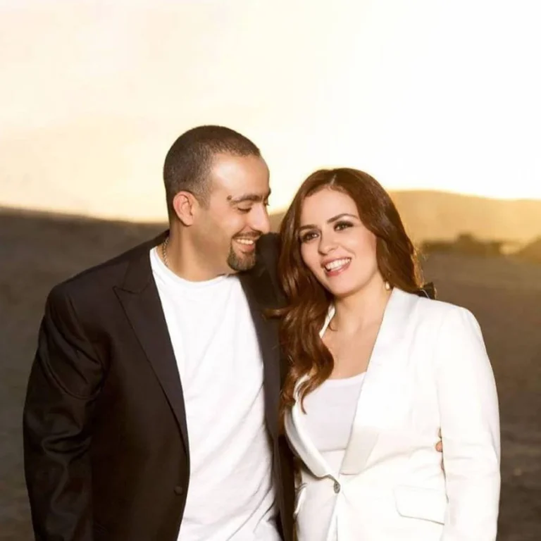 اثار جدلا كبيرا.. انفصال احمد السقا عن زوجته؟