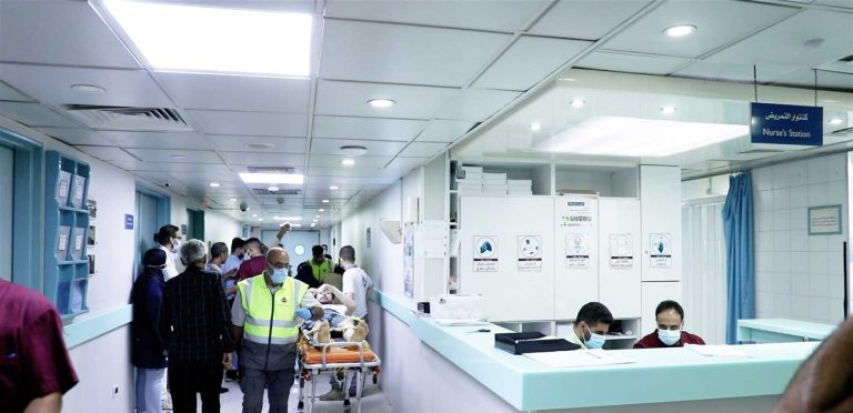 بعد تعرّضه لتمزق في الرباط الصليبي بالركبة… فنان شهير يخضع لعملية جراحية