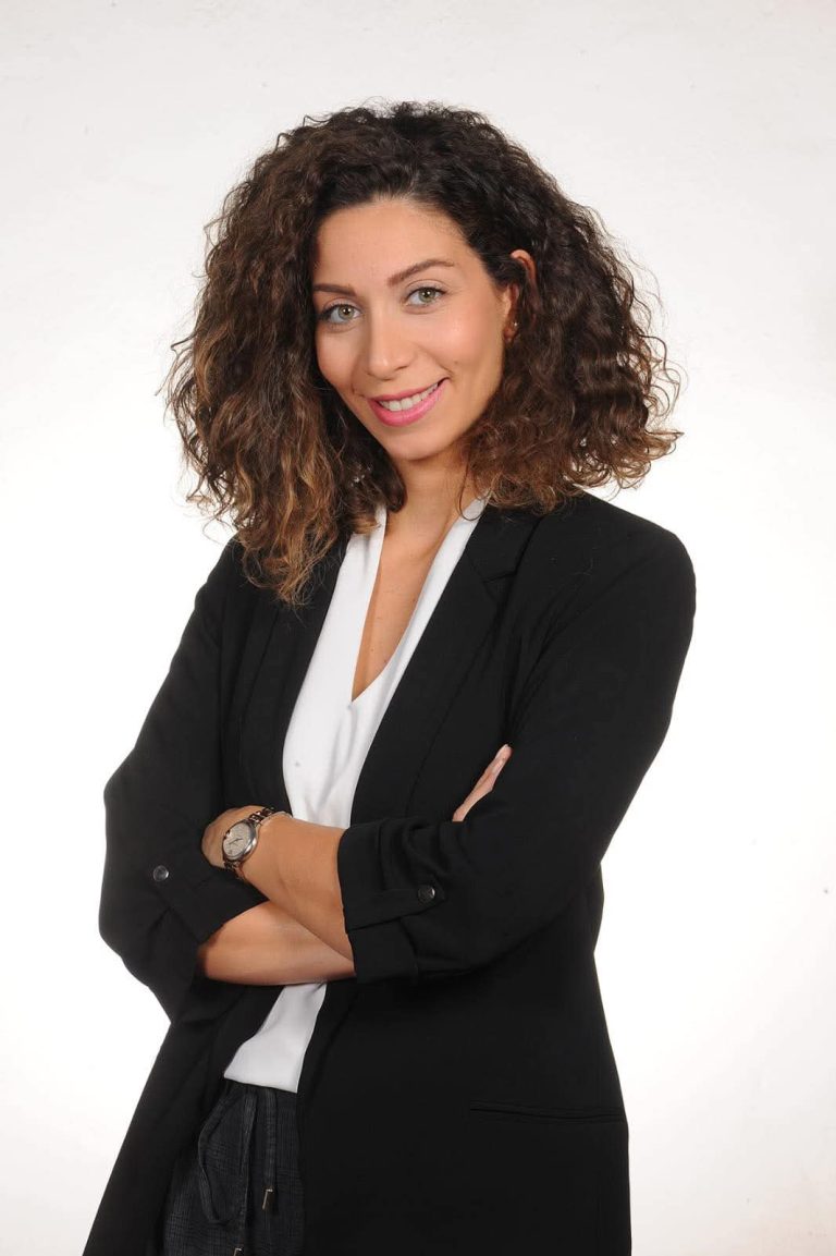 بمسيرة حافلة بالإنجازات المهنية والاجتماعية .. السيدة هناء مرعي أبو مرعي إضافة نوعية لخدمة الهلالية والجوار