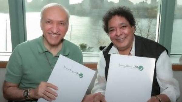 محمد منير يوقّع عقدا فنيا مع روتانا