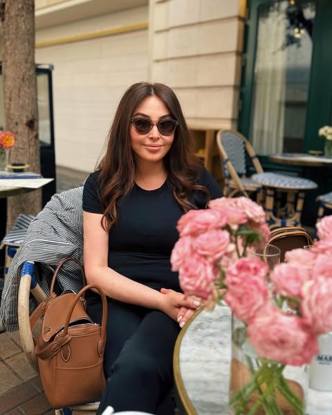 بعد جدل ظهورها المفاجئ وتغير ملامحها.. إليسا تكسر صمتها برسالة غير مباشرة