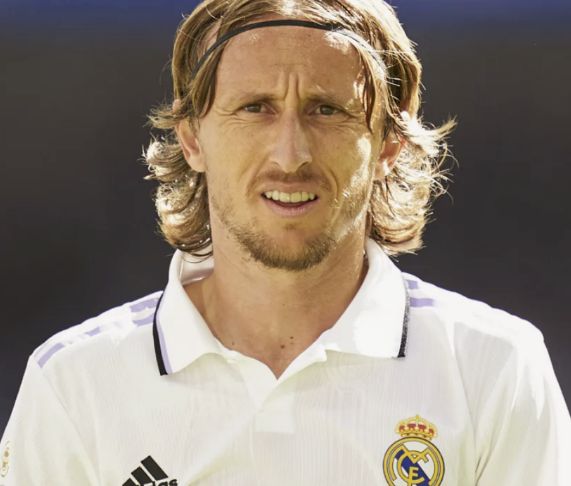 تحديد وجهة مودريتش بعد الرحيل عن ريال مدريد