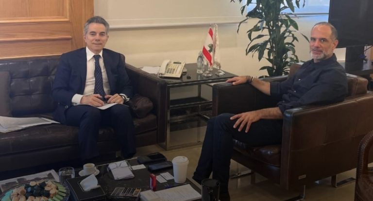 رسامني عرض لأوضاع البنية التحتية مع زواره