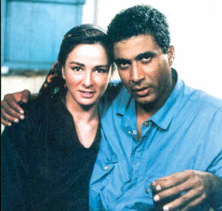 احمد زكي لم يهرب من الزواج من وردة فقط وانما الضحية الثانية كانت نجلاء فتحي