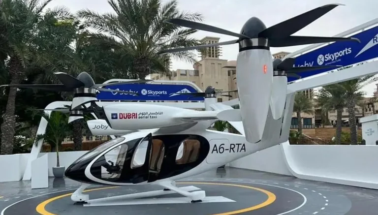 دبي… إطلاق أول رحلة تجريبية للتاكسي الجوي “جوبي”