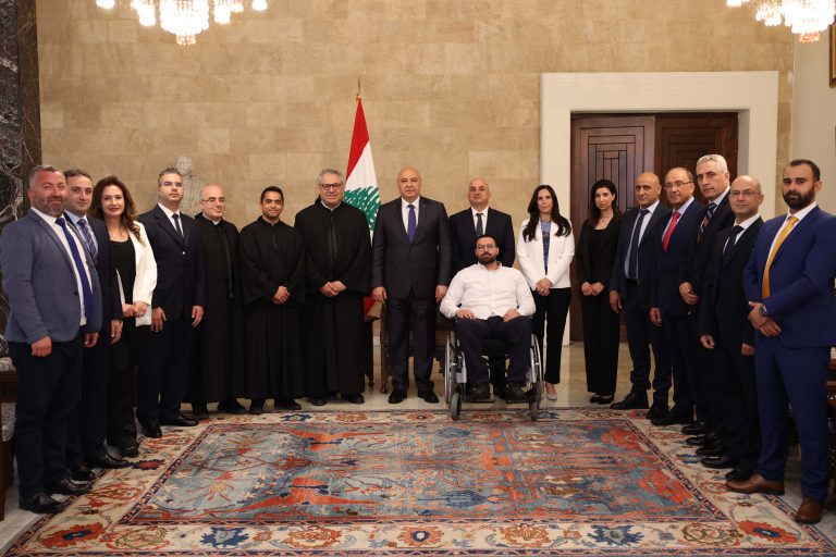 الرئيس عون تلقى دعوة لحضور الاحتفال لمناسبة عيد سيدة التلة في دير القمر: لا خوف على لبنان في ظل تمسك الطاقات اللبنانية بوطنها وجذورها