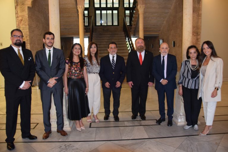 المكسيك ولبنان يحتفلان بثمانين عامًا من العلاقات الدبلوماسية – بطابع خاص: عرض صور ووثائق تاريخية في المتحف الوطني في بيروت