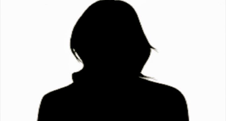 فنانة تصاب بجلطة عقب انجاب طفلها الاول