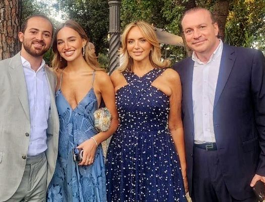 صور جديدة لابن الياس بو صعب والفنانة جوليا وخطيبته الحسناء.. هذا ما كانا يفعلانه في روما