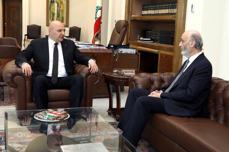 الرئيس عون اجرى مع الدكتور جعجع تقييما للأوضاع العامة وللقرارات الداخلية المطلوبة في هذه المرحلة