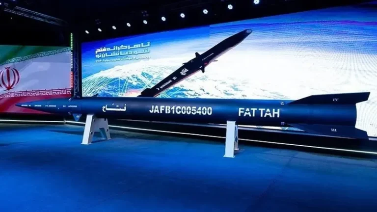 يتخفى ويناور.. تفاصيل عن الصاروخ “فتاح” الذي أطلقته إيران على إسرائيل