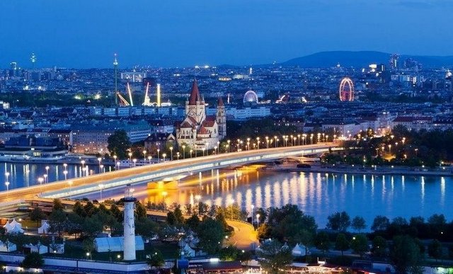 جريمة تهز النمسا.. طالب يقتل عدداً من زملائه وينتحر داخل مدرسة