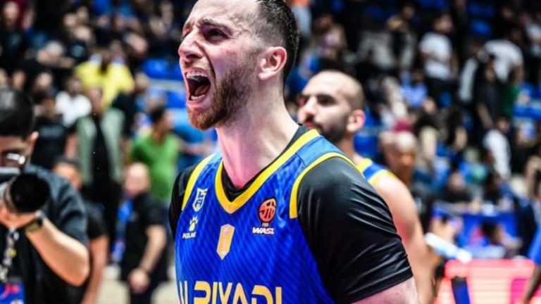 إصابة تُبعد وائل عرقجي عن الملاعب حتى نهاية الموسم