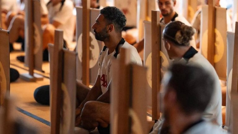 بين الانفتاح والهوية… صور محمد صلاح في معبد بوذي تُشعل جدلاً!