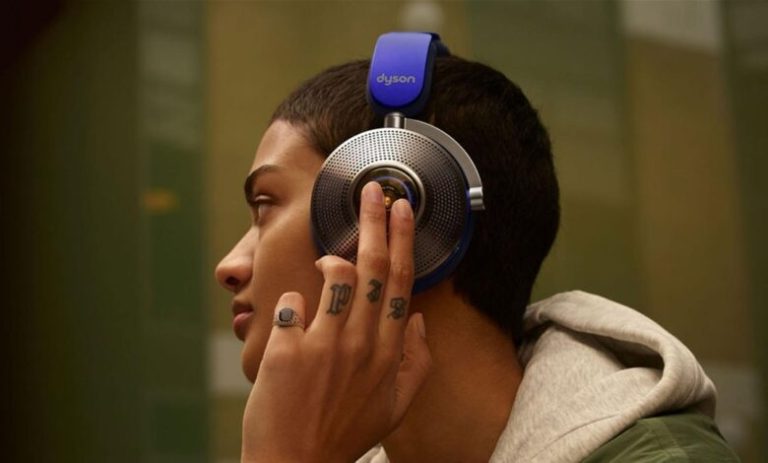 تهدد سمع الشباب وتزيد خطر الأمراض العصبية.. ابتعدوا عن سماعات الرأس!