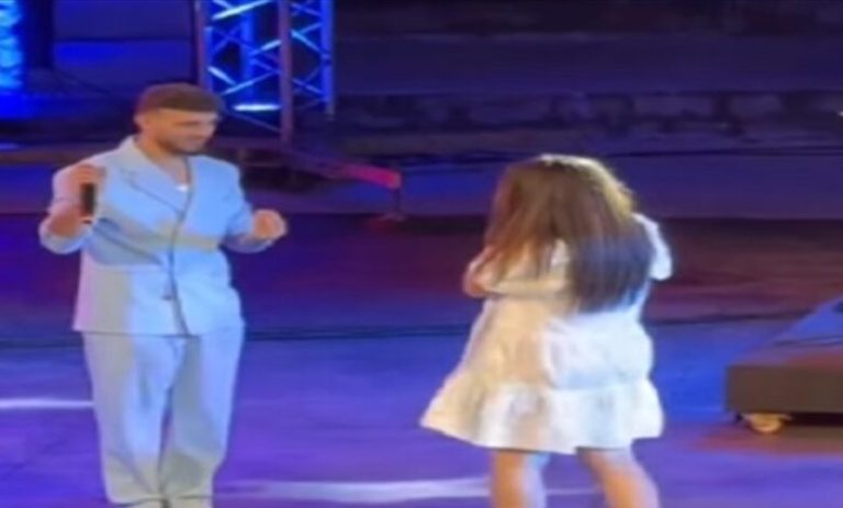 بعد “حادثة راغب علامة”… شاهدوا ما فعله الشامي بإحدى معجباته؟ (فيديو)