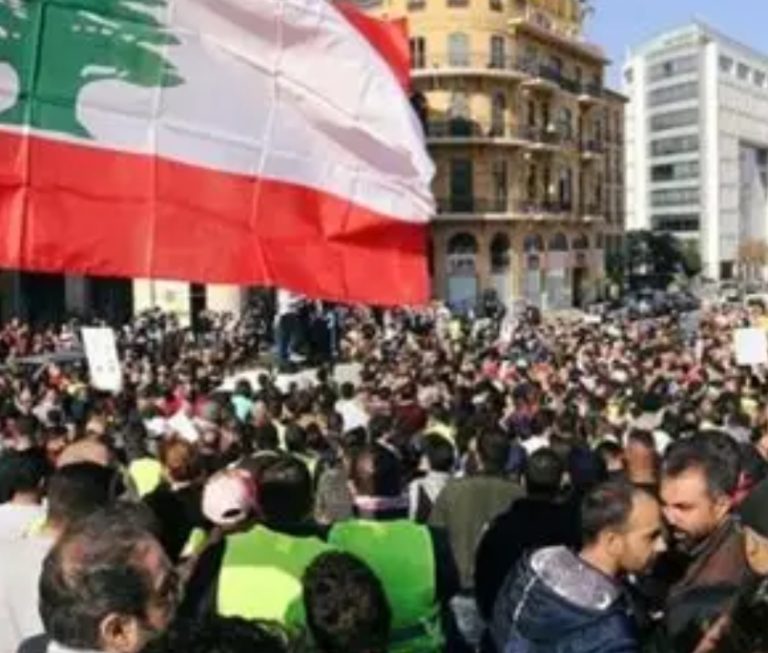 إضراب الموظفين يتصاعد والكرامة خط أحمر!