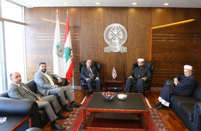 استقبالات وزير الدفاع الوطني