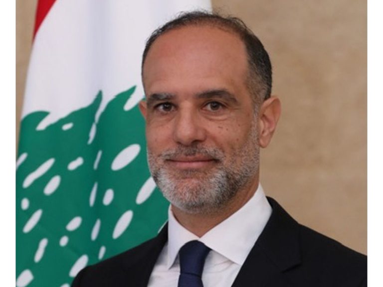 برسم وزير الأشغال العامة والنقل