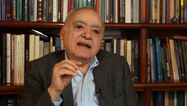 “مقعد بجانب القبطان”… غسان سلامة يقطع إجازته لوداع زياد الرحباني!