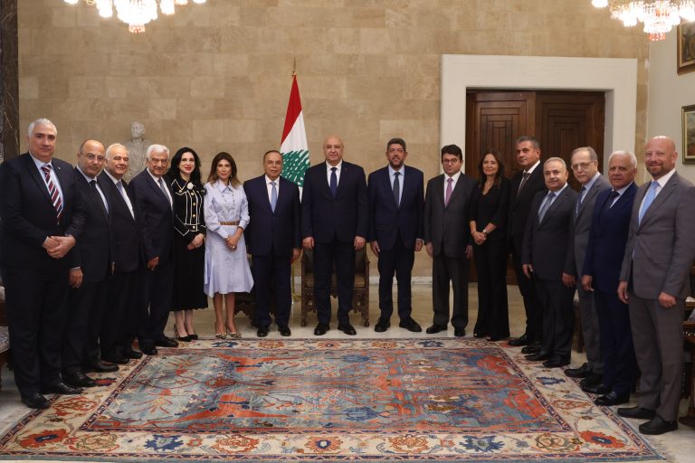 رئيس الجمهورية أمام وفد الرابطة المارونية:ملفات الفساد ستفتح مهما كانت طائفة المرتكبين