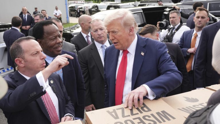 بالفيديو وجبات سريعة وكلمات دعم… ترامب يحيي قوات الأمن في واشنطن