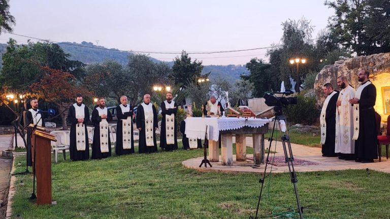 احتفالات عيد الطوباوي الأخ اسطفان نعمه تتواصل في دير كفيفان وسط حضور شعبي وإيماني كبير