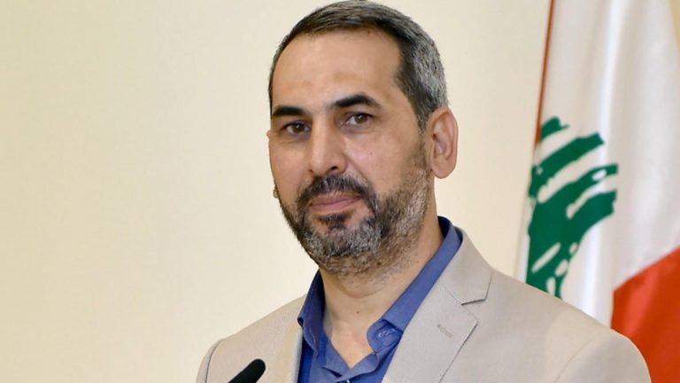 إيهاب حمادة: المقاومة لن تسلّم إبرة من سلاحها