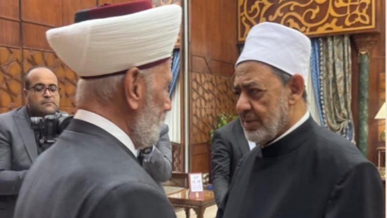 المفتي دريان: لأهمية التواصل بين دار الفتوى ومشيخة الأزهر الشريف