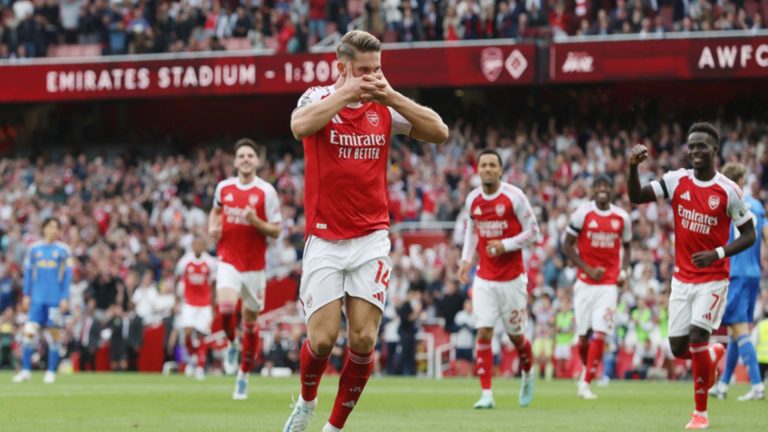 أرسنال يكتسح ليدز بخماسية ويستعد لقمة نارية أمام ليفربول