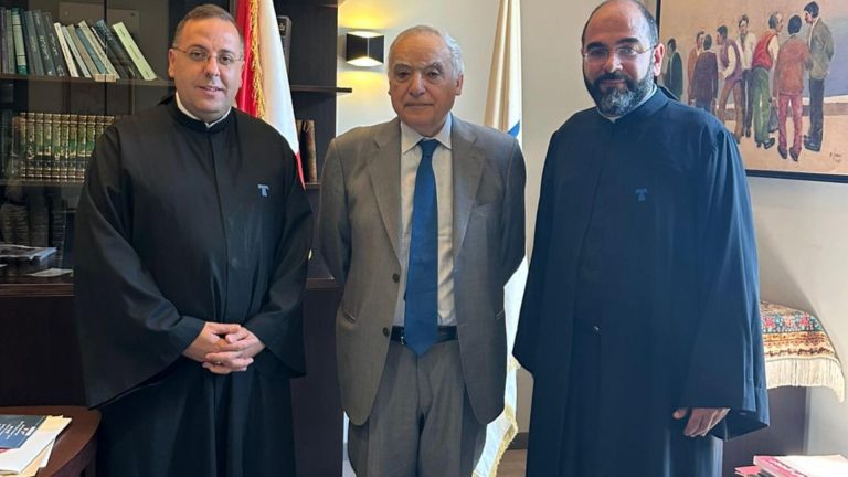 سلامة يبحث مع الرهبنة الأنطونية في استرداد قطع أثرية لدير مار يوحنا