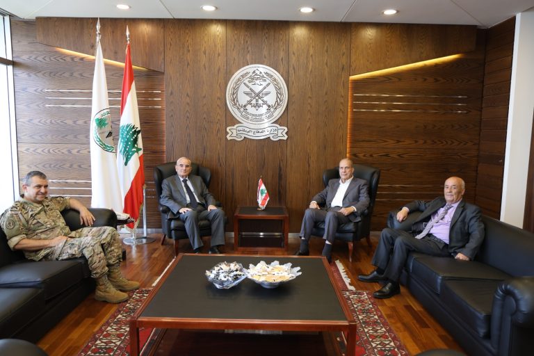 استقبالات وزير الدفاع الوطني