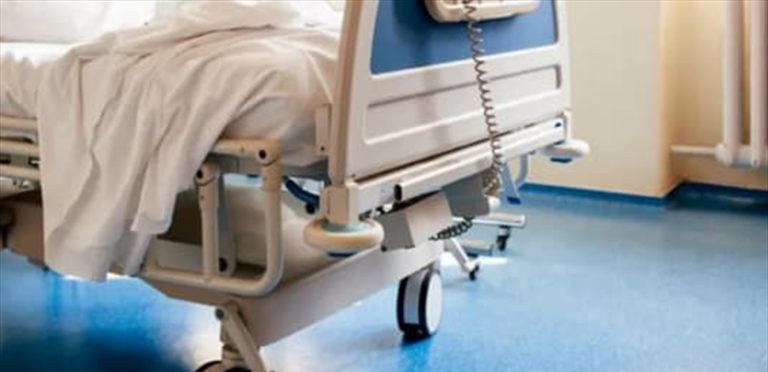 أُغمِيَ عليه… نقل فنان شهير إلى المستشفى وهذا وضعه الصحيّ