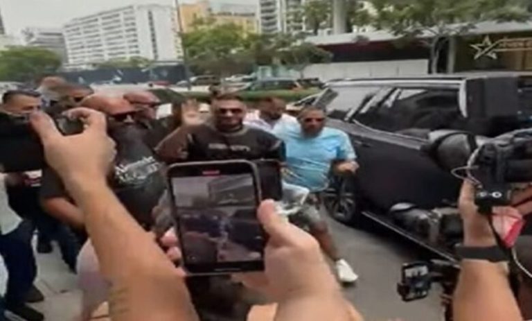 بسبب فنان شهير… “زفة” في فندق في بيروت!