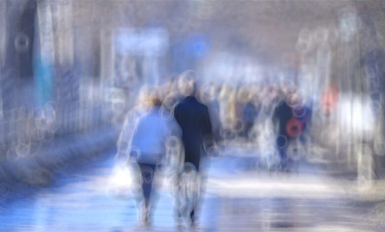 تحذير من علامات قد تخفي أمراضًا خطيرة في العين.. ما هي؟