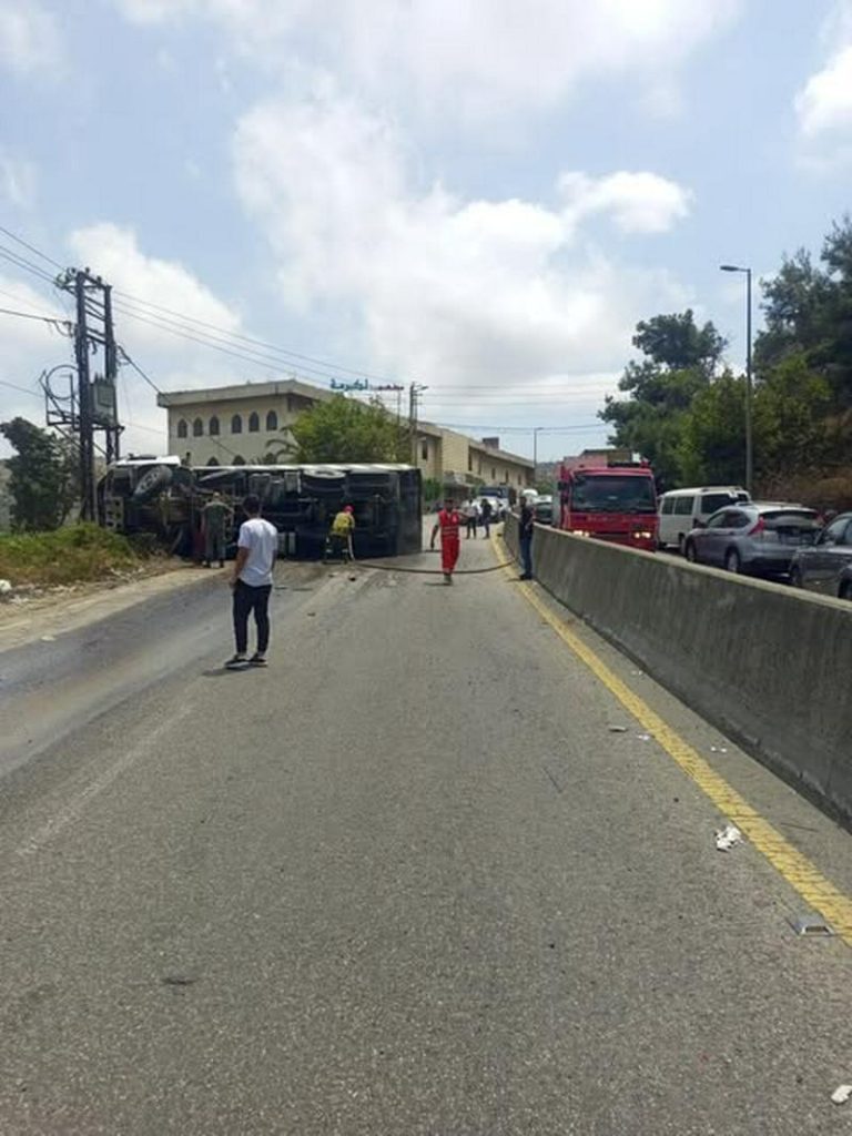 حادث مروّع على طريق عاليه… قتيل و7 جرحى (فيديو)