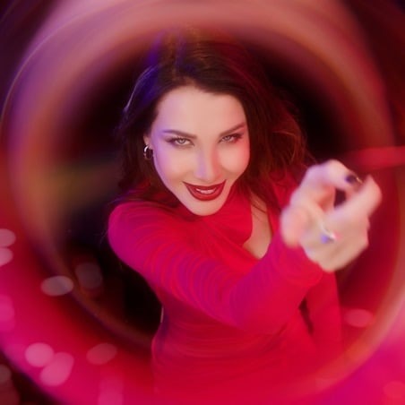 “سيدي يا سيدي” لنانسي عجرم تتصدّر عالميًا