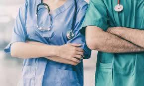 مخابرات الجيش اللبناني تحقق بعد تسليم ممرض نفسه بخصوص ادعاءات تصوير داخل المستشفى