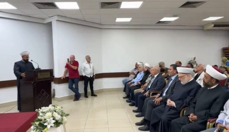 احتفال قرآني في عائشة بكار بتخريج طلاب دورة الشيخ أحمد مختار الشميطلي