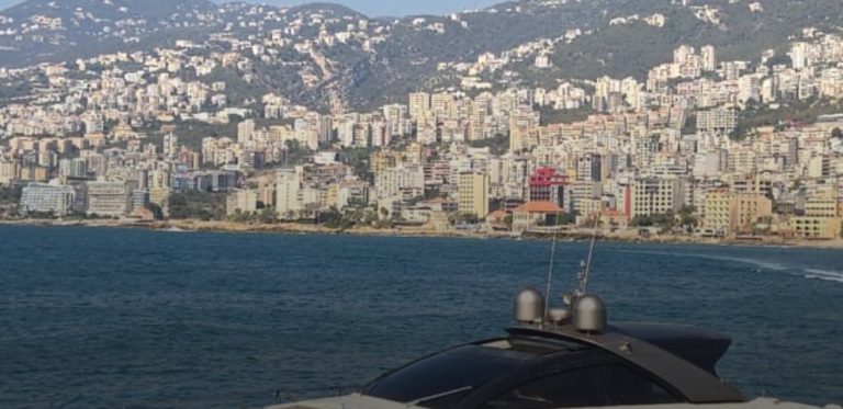 من المظلة الى البحر… ماذا حصل قبالة جونية؟ومن الذي سقط؟