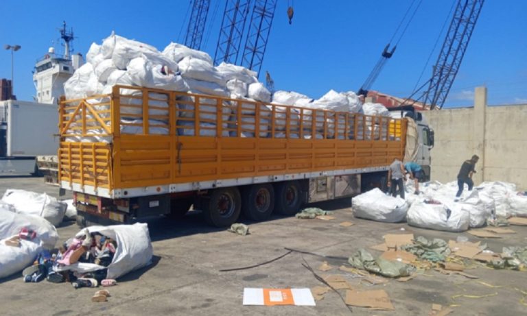 ضبط شاحنتين في مرفأ طرابلس بلا بيانات جمركية…