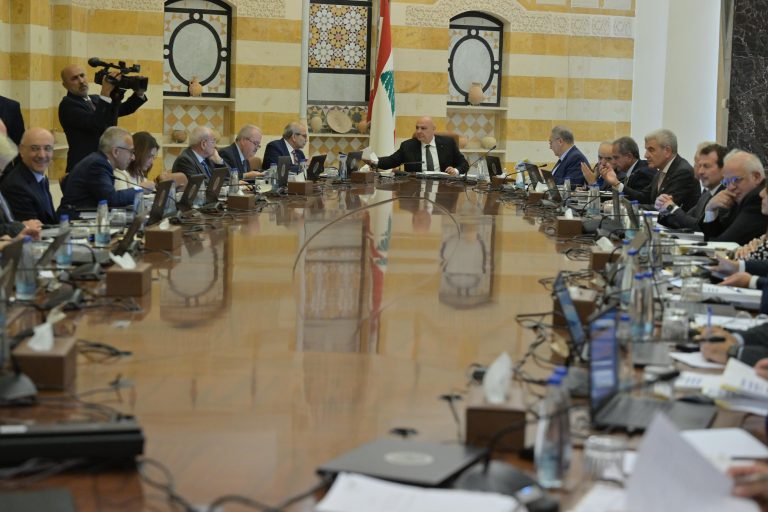 بند حصر السلاح.. نجم جلسة مجلس الوزراء