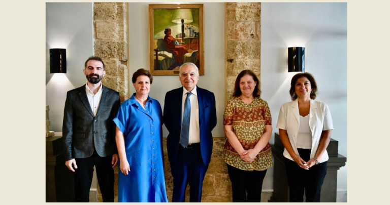 سلامة يبحث مع وفد من المجلس العربي للعلوم الاجتماعية في تعزيز التعاون