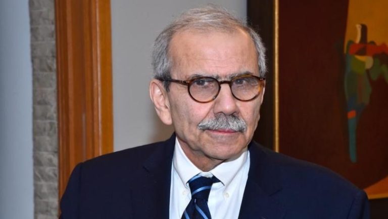 رئيس الحكومة نواف سلام يهنئ الرئيس محمود عباس على إنجاز إعلان نيويورك في الأمم المتحدة